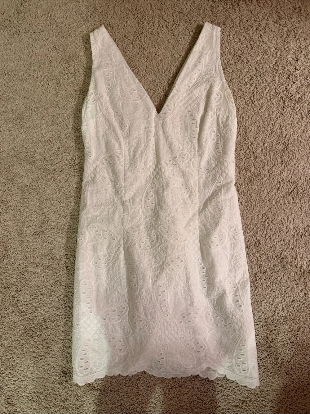 Lilly Pulitzer Madden Scallop Hem V-Neck Eyelet Dress - Picture 2 of 7